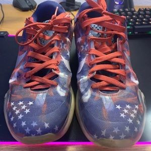 Kobe Bryant shoes size 11
